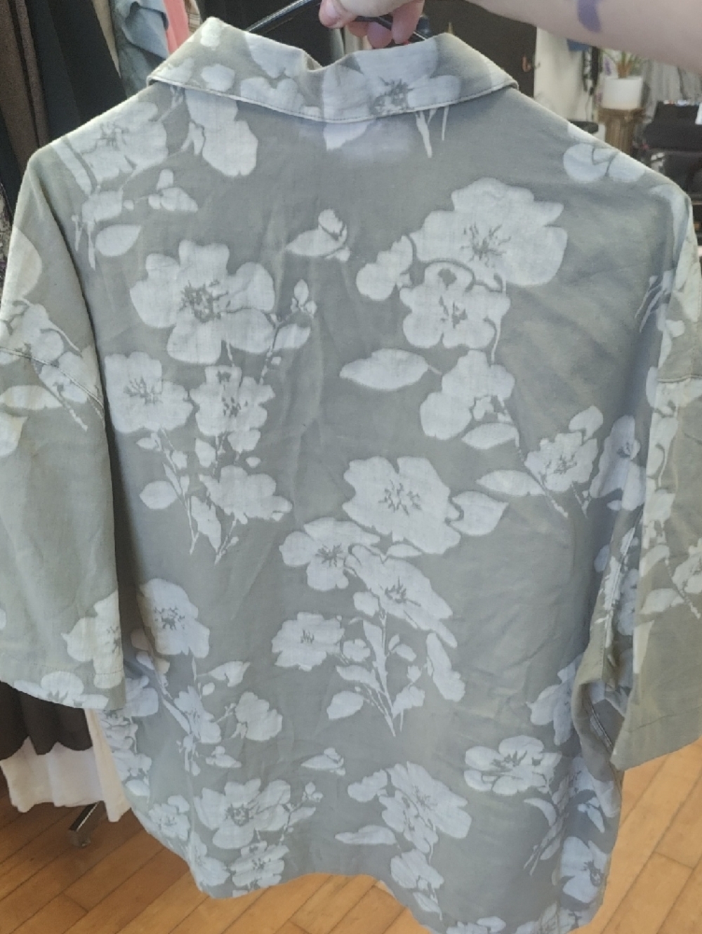 ZARA Olive Green Floral Short-Sleeve Button-Up Shirt - Picture 6 of 6
